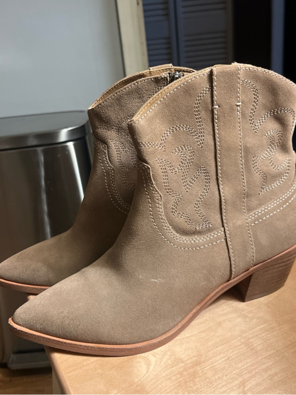 Dolce Vita Solow Women’s Western Truffle Suede Cowboy Ankle Boots Size 9.5